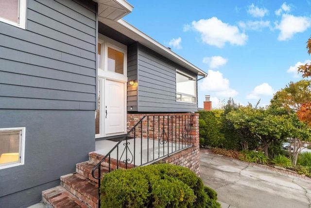 3848 Vineyard Drive, Redwood City, CA 94061