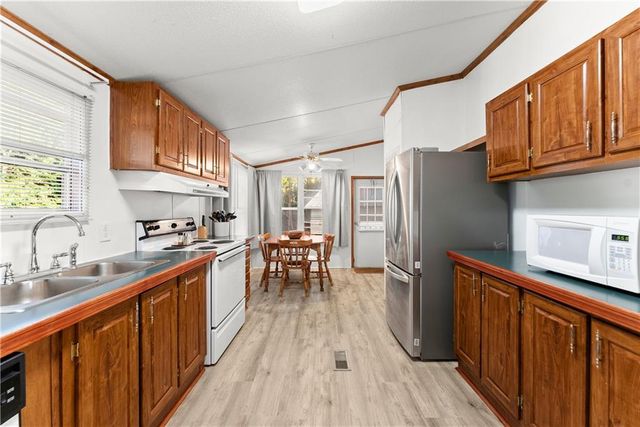 7270 Wits End Drive, Gainesville, GA 30506