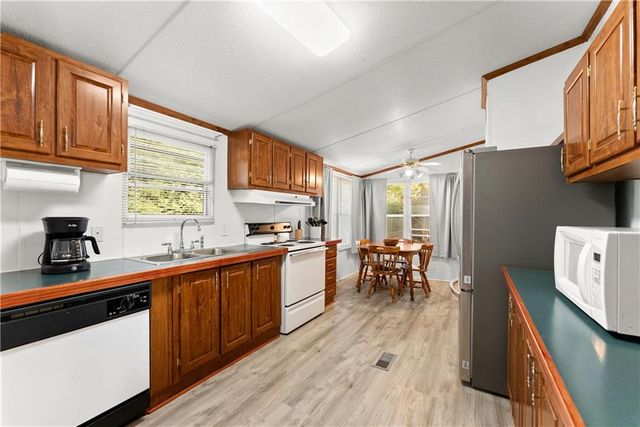 7270 Wits End Drive, Gainesville, GA 30506