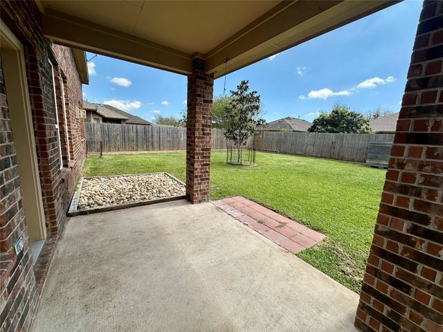 3209 Featherwood Lane, Dickinson, TX 77539