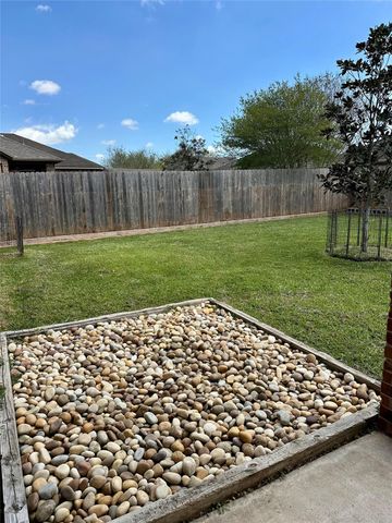 3209 Featherwood Lane, Dickinson, TX 77539