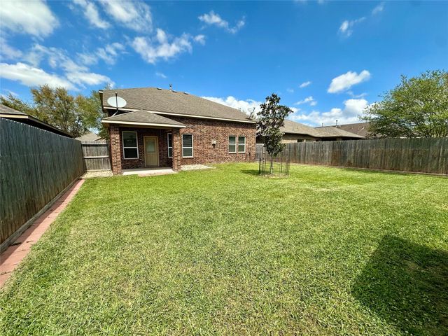 3209 Featherwood Lane, Dickinson, TX 77539