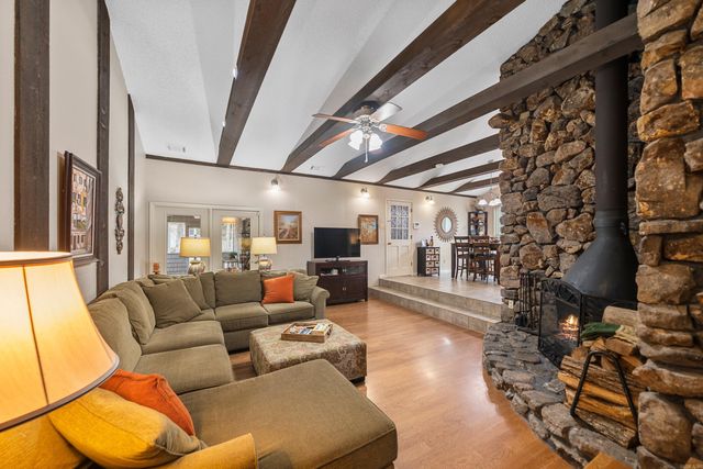 111 Twinpines Street, Hot Springs, AR 71901