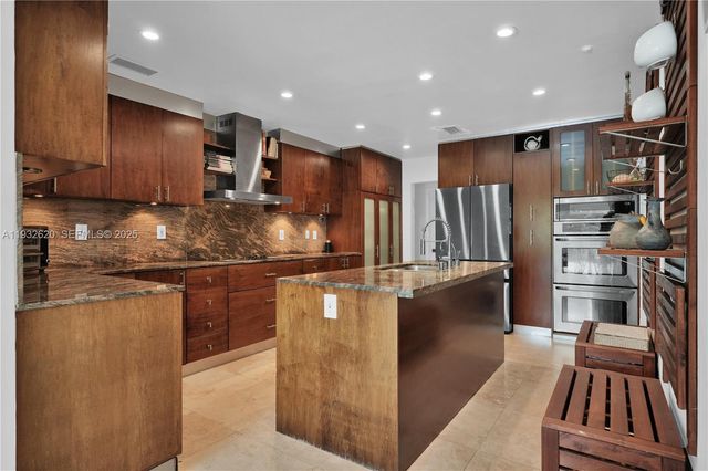 2101 NE 211th Ter ., Miami, FL 33179