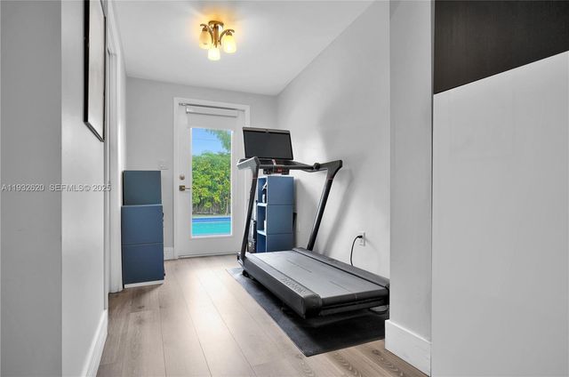 2101 NE 211th Ter ., Miami, FL 33179