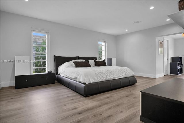 2101 NE 211th Ter ., Miami, FL 33179