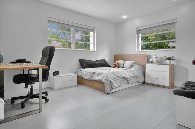 2101 NE 211th Ter ., Miami, FL 33179