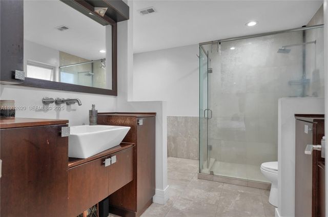 2101 NE 211th Ter ., Miami, FL 33179