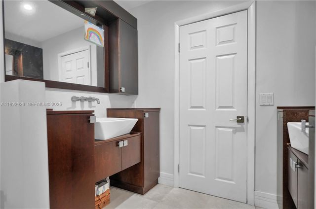 2101 NE 211th Ter ., Miami, FL 33179