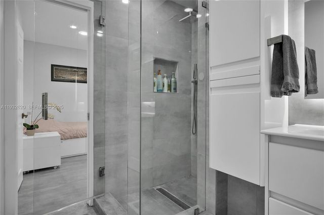 2101 NE 211th Ter ., Miami, FL 33179