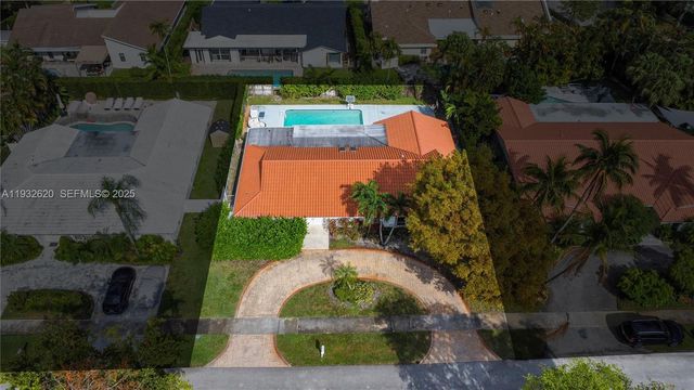 2101 NE 211th Ter ., Miami, FL 33179