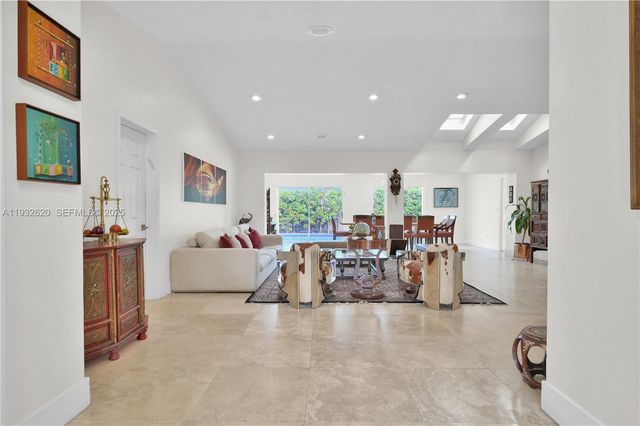 2101 NE 211th Ter ., Miami, FL 33179