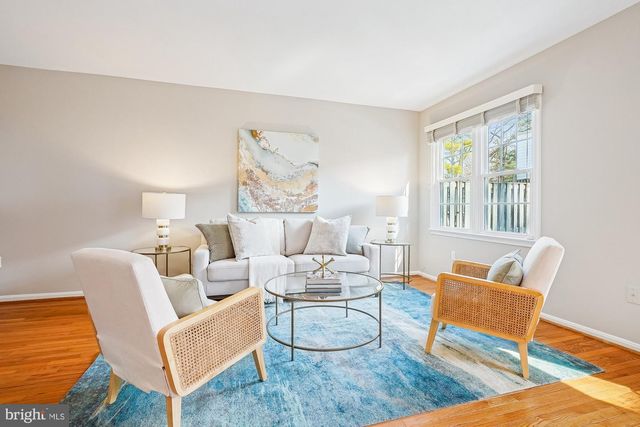 8826 SURVEYORS PL, Springfield, VA 22152