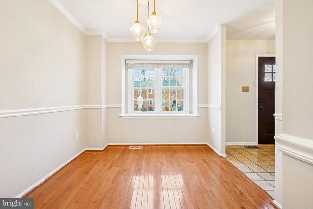 8826 SURVEYORS PL, Springfield, VA 22152