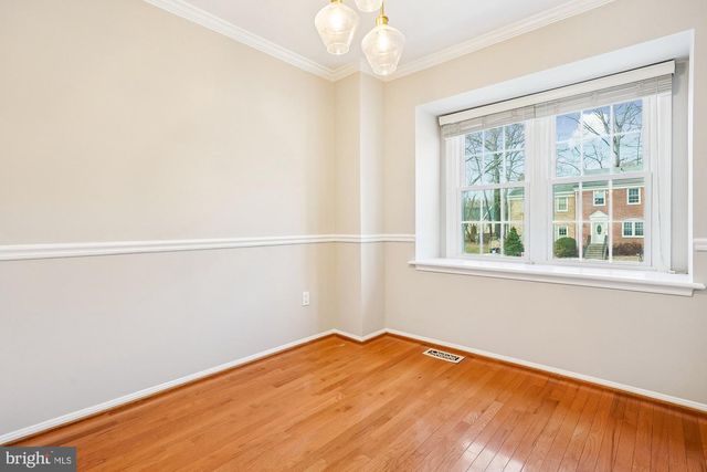 8826 SURVEYORS PL, Springfield, VA 22152