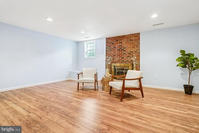 8826 SURVEYORS PL, Springfield, VA 22152