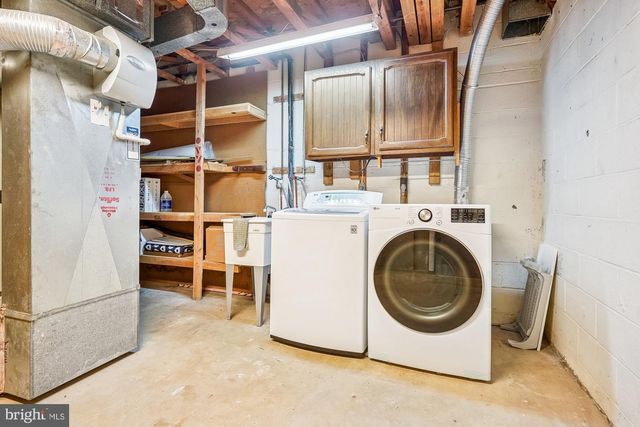 8826 SURVEYORS PL, Springfield, VA 22152