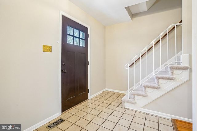 8826 SURVEYORS PL, Springfield, VA 22152