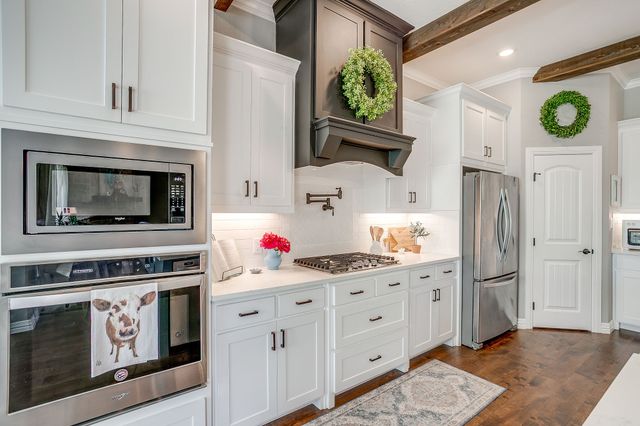 229 Oak Tree Court, Poolville, TX 76487