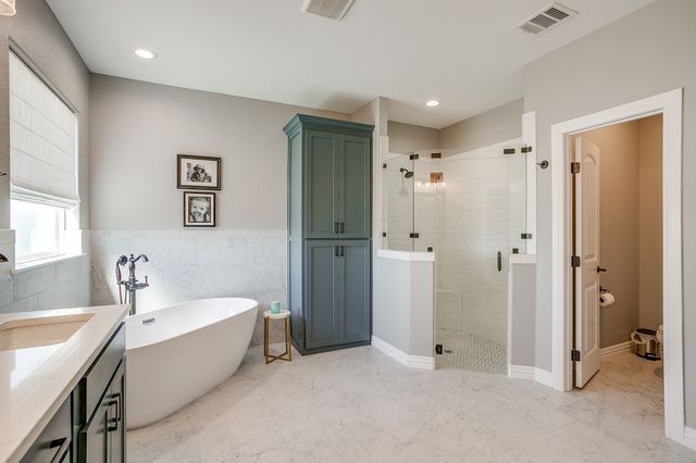 229 Oak Tree Court, Poolville, TX 76487