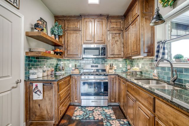 229 Oak Tree Court, Poolville, TX 76487