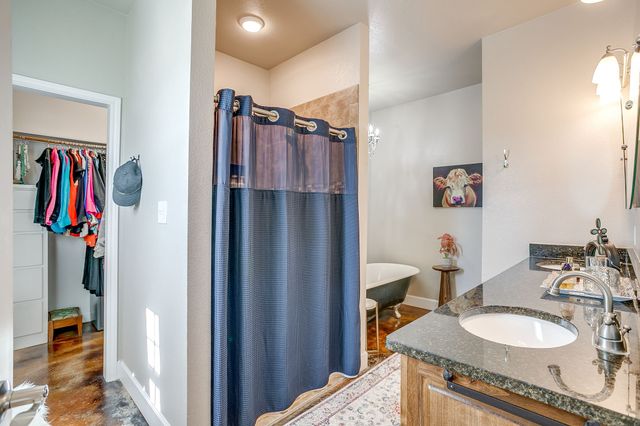 229 Oak Tree Court, Poolville, TX 76487