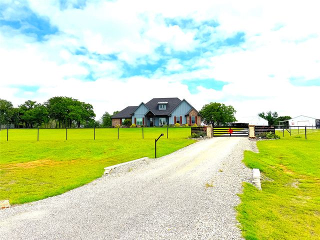 229 Oak Tree Court, Poolville, TX 76487