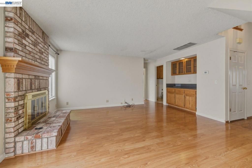 Image 14 of property listing at 642 Fontes Dr, Fremont, CA 94539