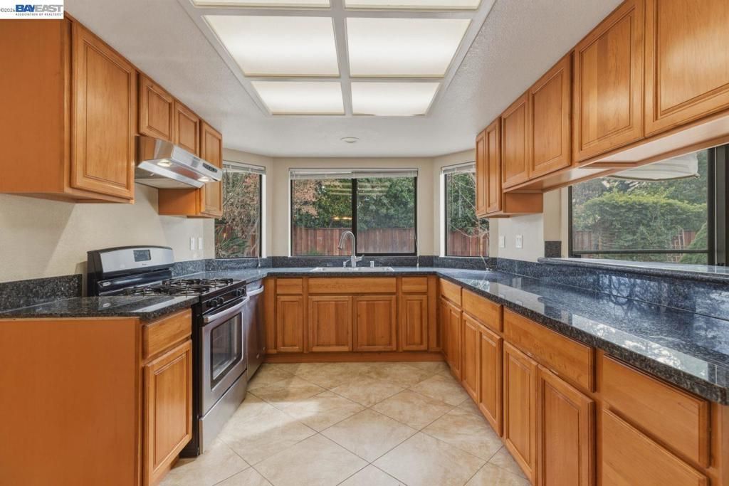 Image 19 of property listing at 642 Fontes Dr, Fremont, CA 94539