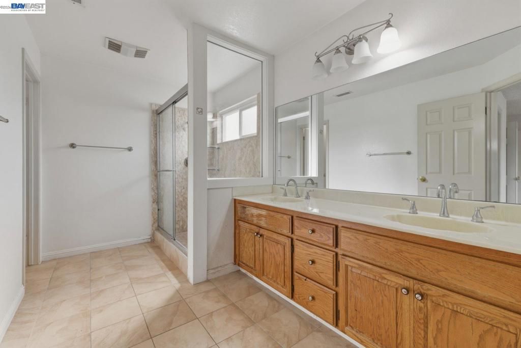 Image 34 of property listing at 642 Fontes Dr, Fremont, CA 94539