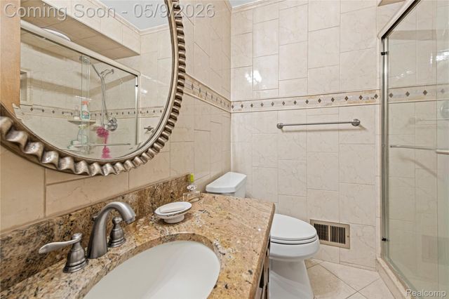 38219 Santa Anna Street, Clinton Charter Township, MI 48036