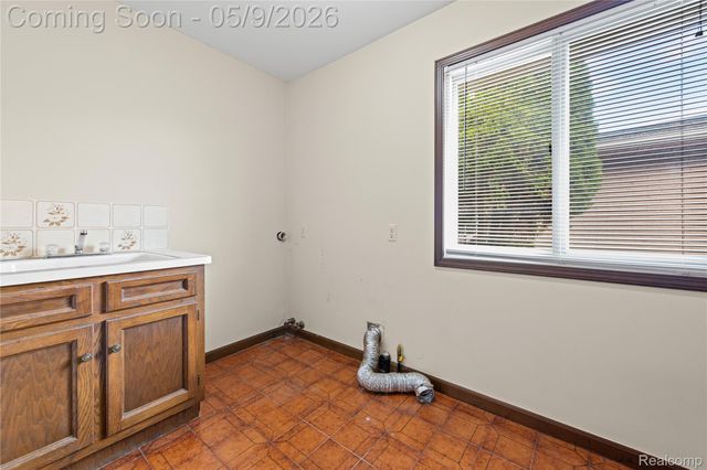 38219 Santa Anna Street, Clinton Charter Township, MI 48036