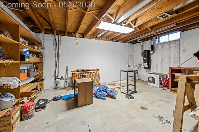 38219 Santa Anna Street, Clinton Charter Township, MI 48036
