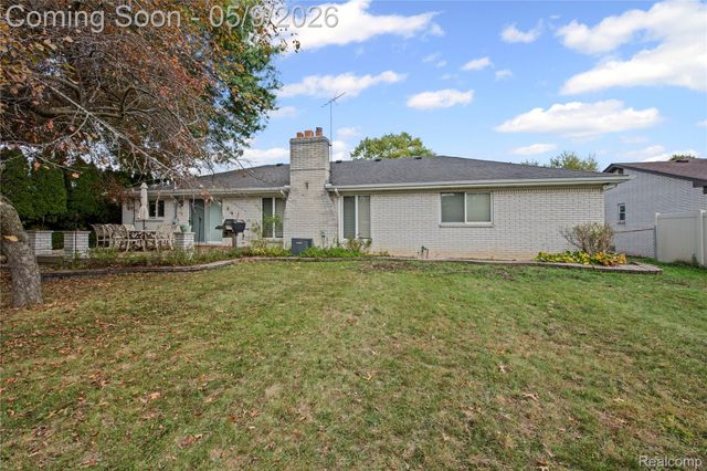 38219 Santa Anna Street, Clinton Charter Township, MI 48036