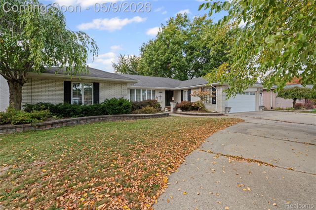 38219 Santa Anna Street, Clinton Charter Township, MI 48036