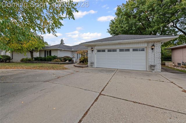 38219 Santa Anna Street, Clinton Charter Township, MI 48036