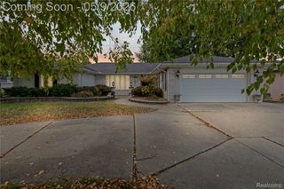 38219 Santa Anna Street, Clinton Charter Township, MI 48036