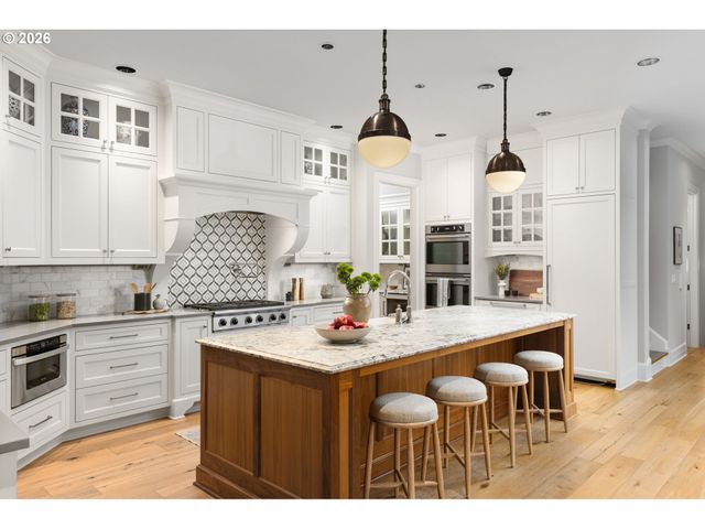 11760 S BREYMAN Ave, Portland, OR 97219