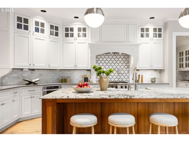 11760 S BREYMAN Ave, Portland, OR 97219