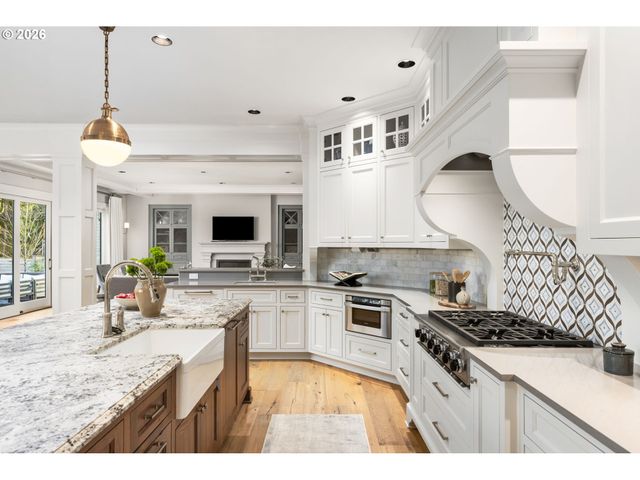 11760 S BREYMAN Ave, Portland, OR 97219