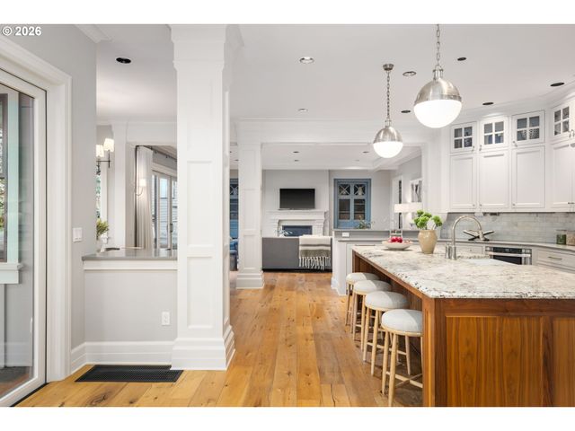 11760 S BREYMAN Ave, Portland, OR 97219