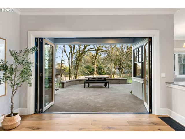 11760 S BREYMAN Ave, Portland, OR 97219