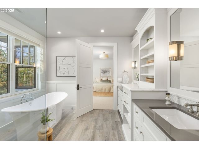 11760 S BREYMAN Ave, Portland, OR 97219