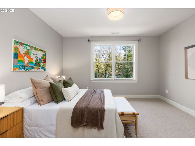 11760 S BREYMAN Ave, Portland, OR 97219