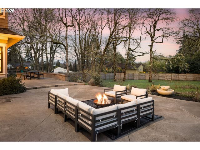 11760 S BREYMAN Ave, Portland, OR 97219