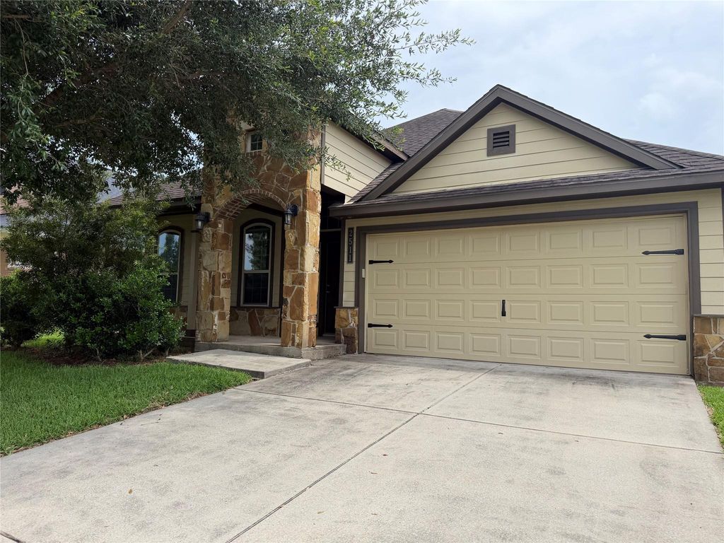 2511 Amy Lee Drive, Conroe, TX 77304