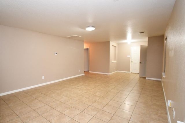 6618 Hawthorne Falls Lane, Houston, TX 77049
