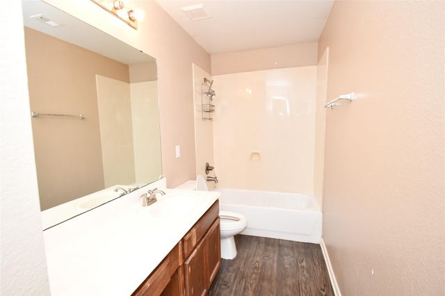 6618 Hawthorne Falls Lane, Houston, TX 77049