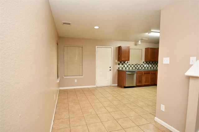 6618 Hawthorne Falls Lane, Houston, TX 77049