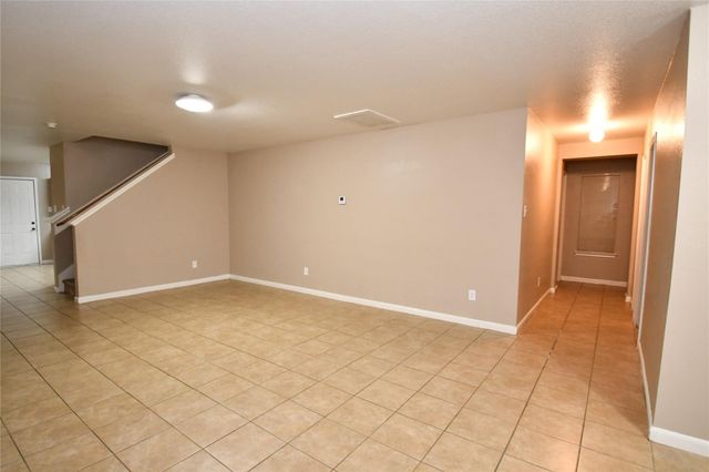 6618 Hawthorne Falls Lane, Houston, TX 77049